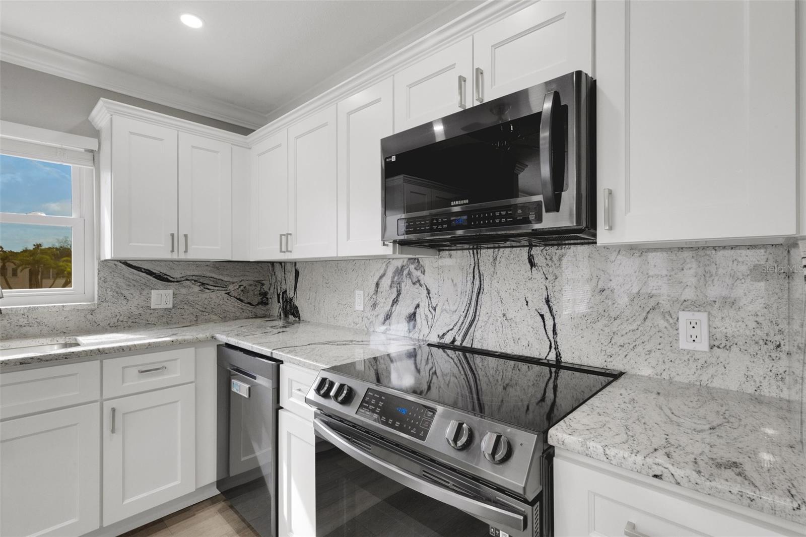 209 FERNWOOD CIR #209 — photo 14