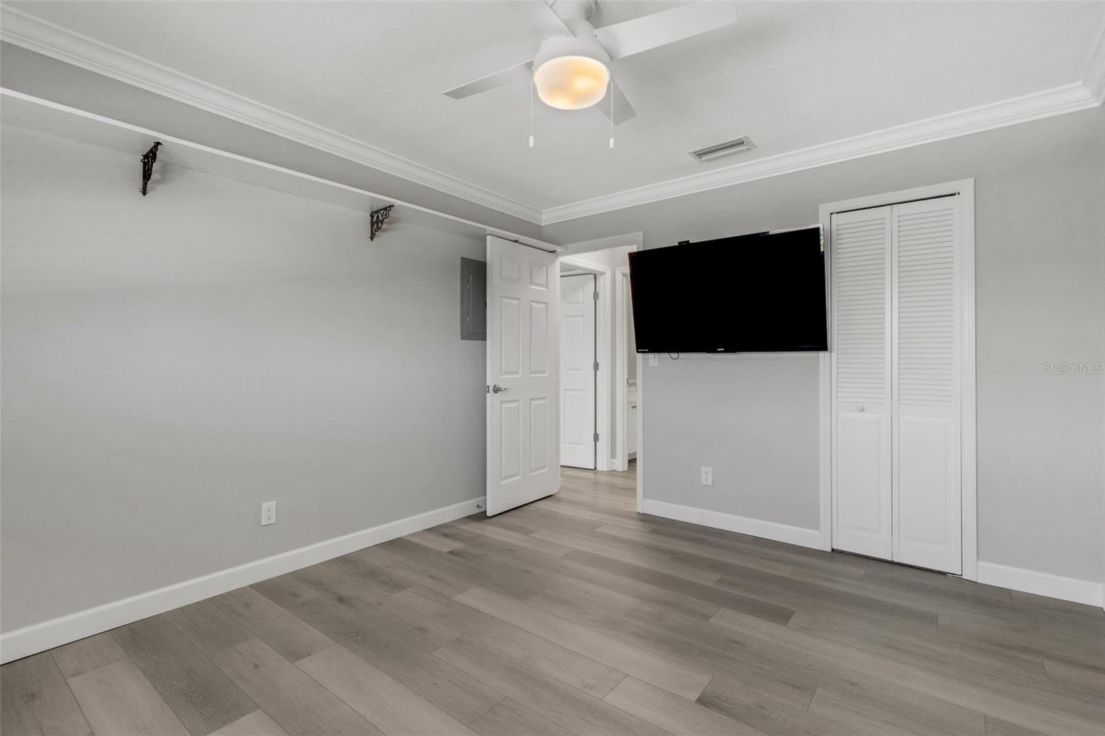 209 FERNWOOD CIR #209 — photo 26
