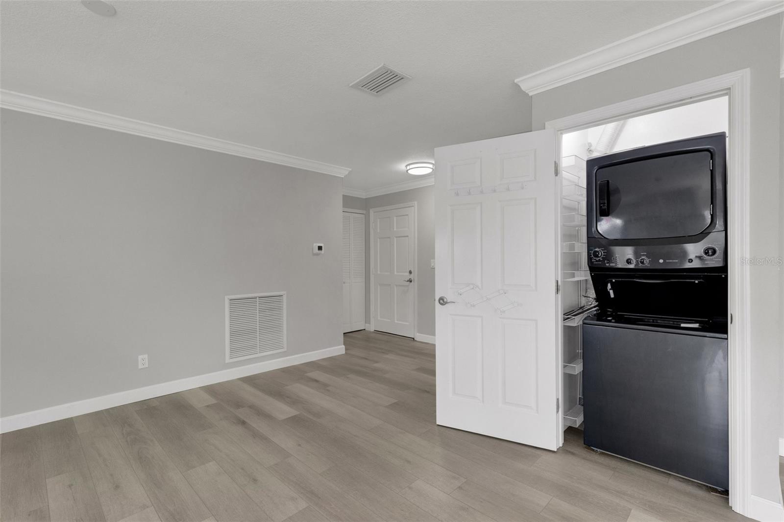 209 FERNWOOD CIR #209 — photo 10