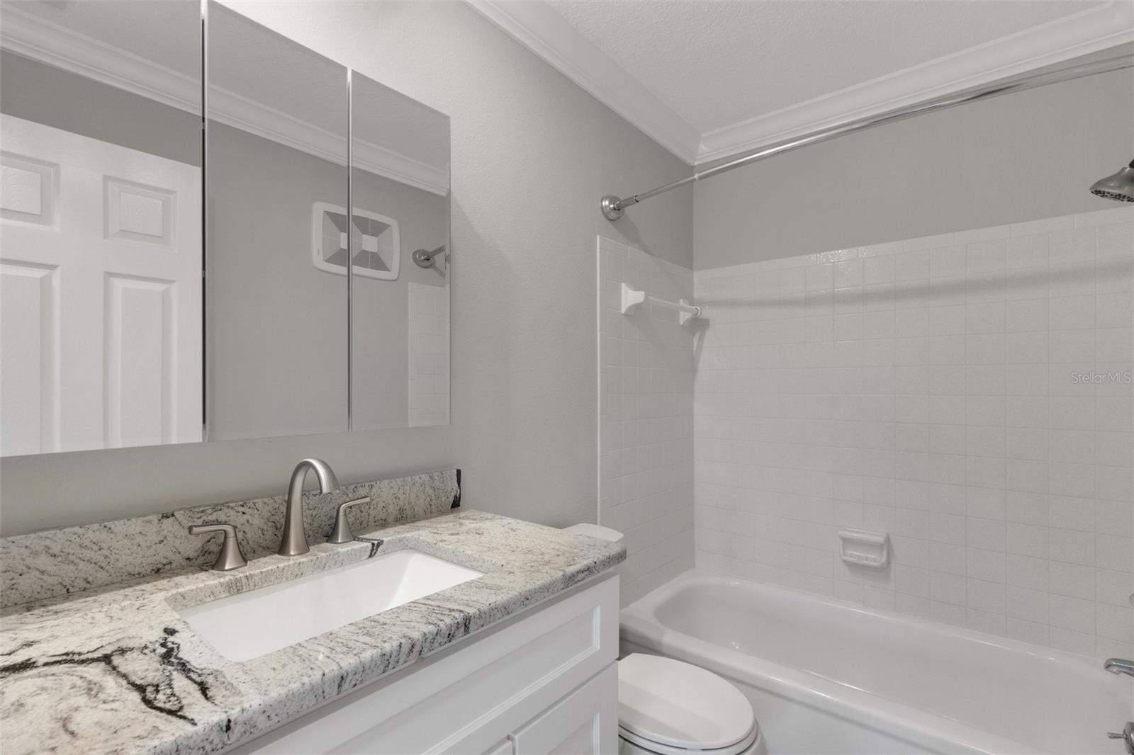 209 FERNWOOD CIR #209 — photo 23