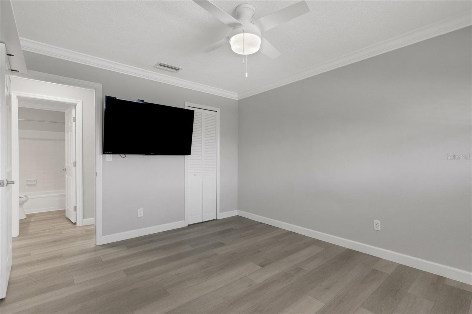 209 FERNWOOD CIR #209 — photo 27