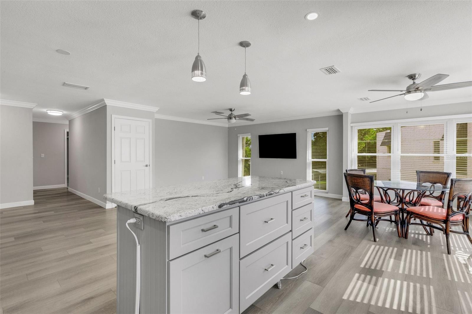 209 FERNWOOD CIR #209 — photo 17