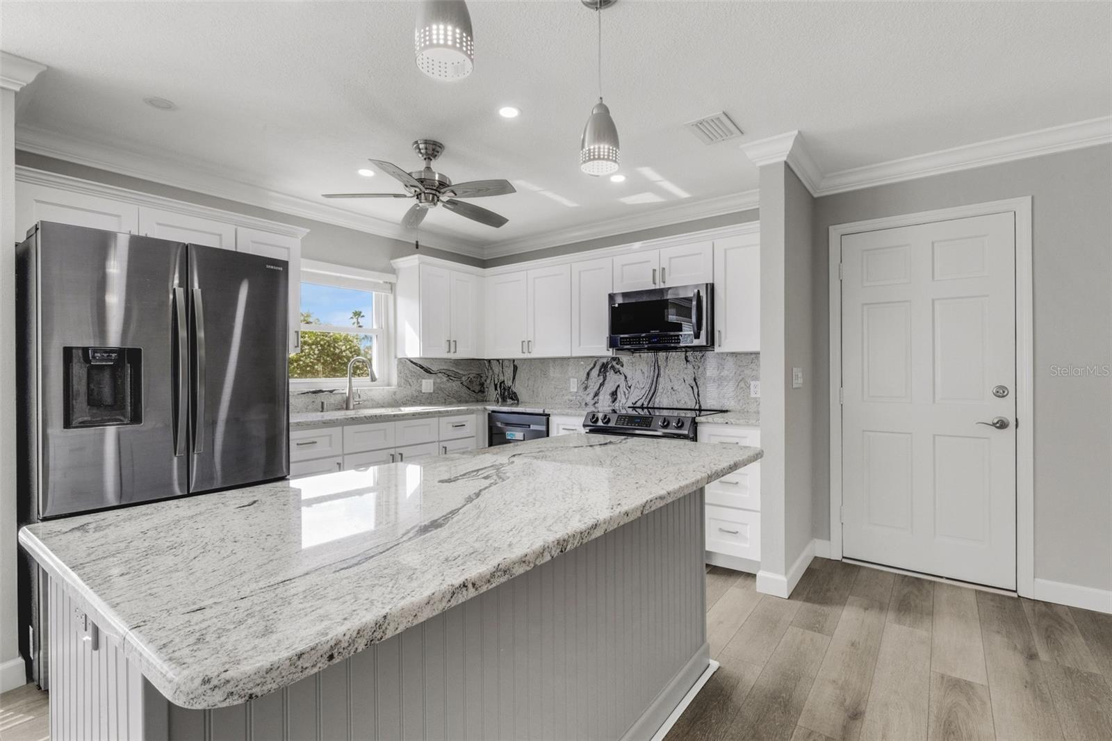 209 FERNWOOD CIR #209 — photo 13