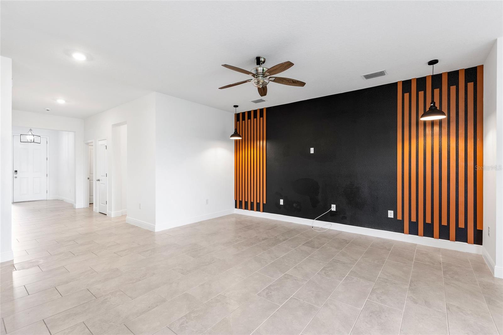 33034 SAND CREEK DR — photo 8