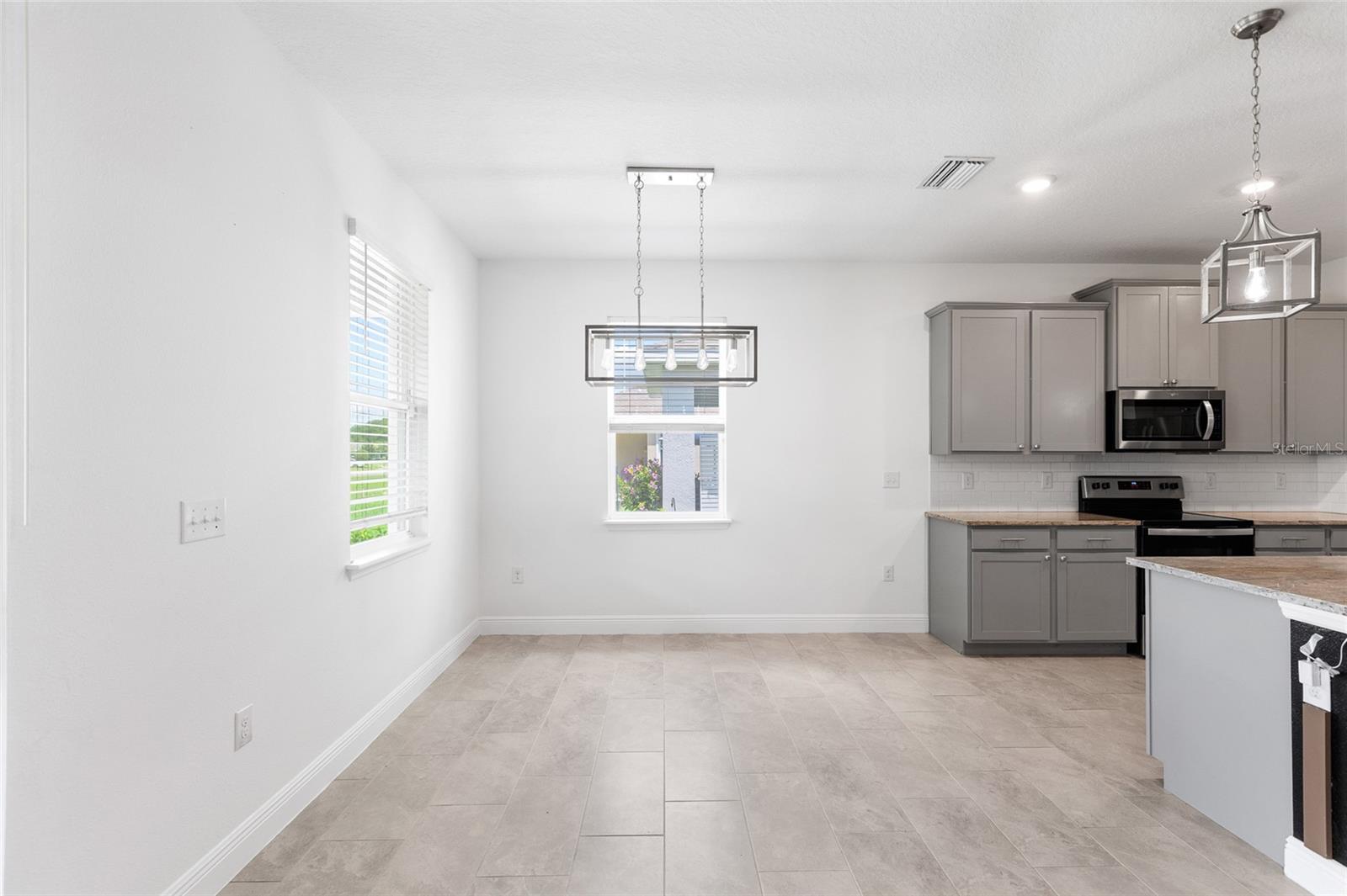 33034 SAND CREEK DR — photo 13