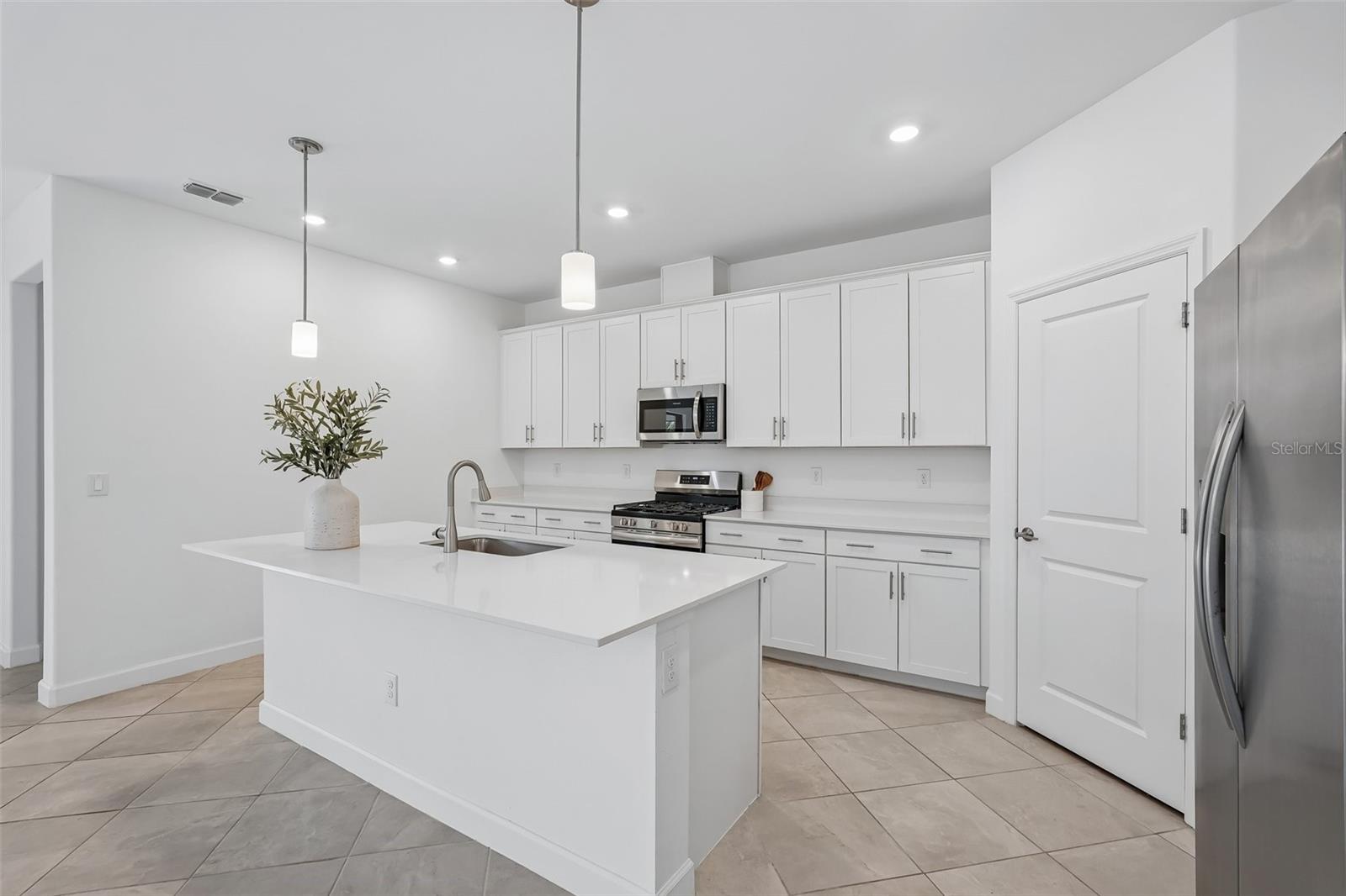 15234 SERENE SHORES LOOP — photo 13