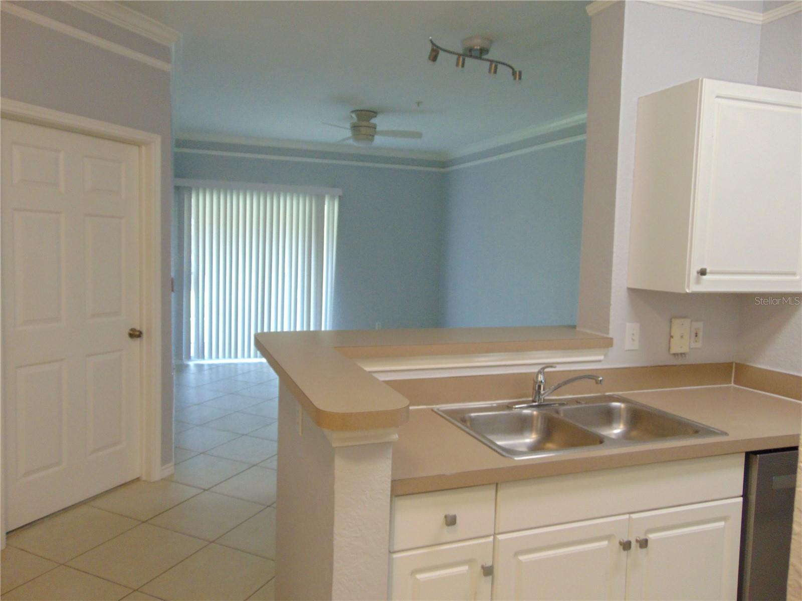 4323 BAYSIDE VILLAGE DR #102 — photo 9