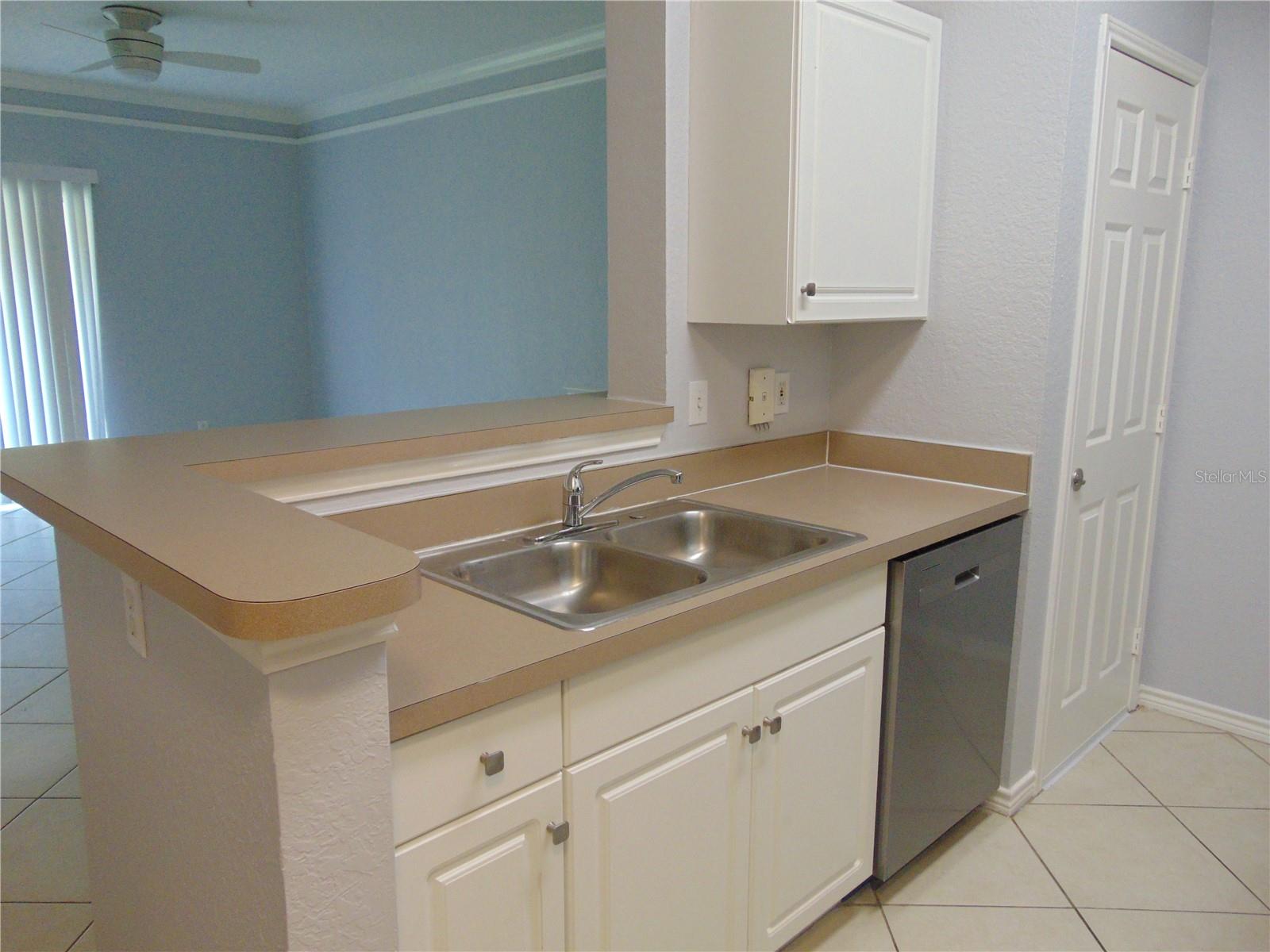 4323 BAYSIDE VILLAGE DR #102 — photo 12