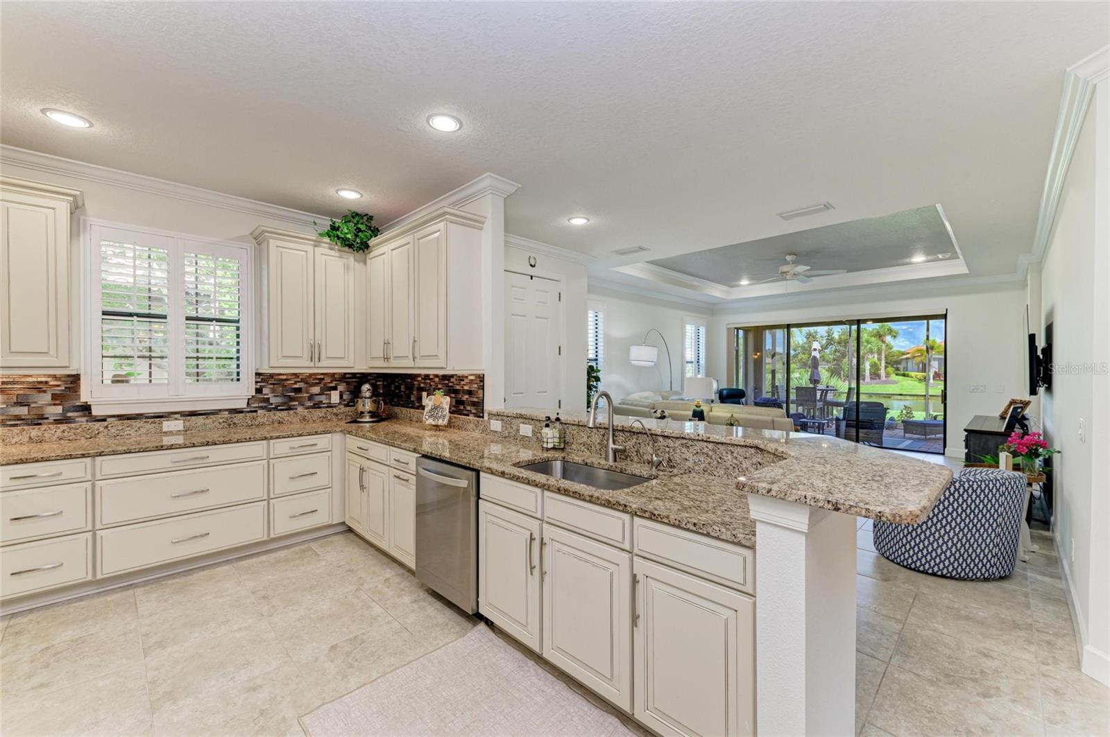 8737 BELLUSSI DR — photo 19