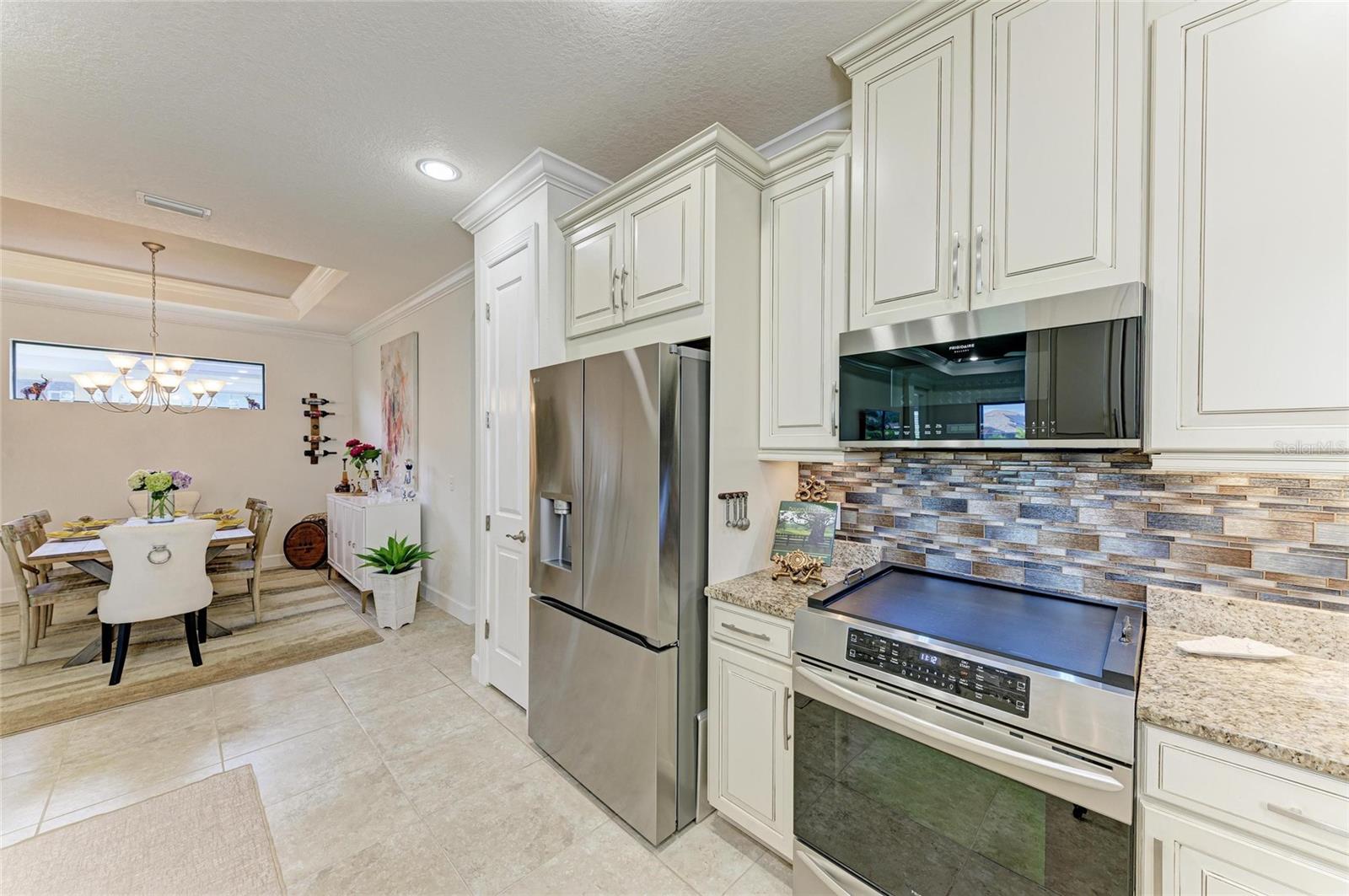 8737 BELLUSSI DR — photo 21