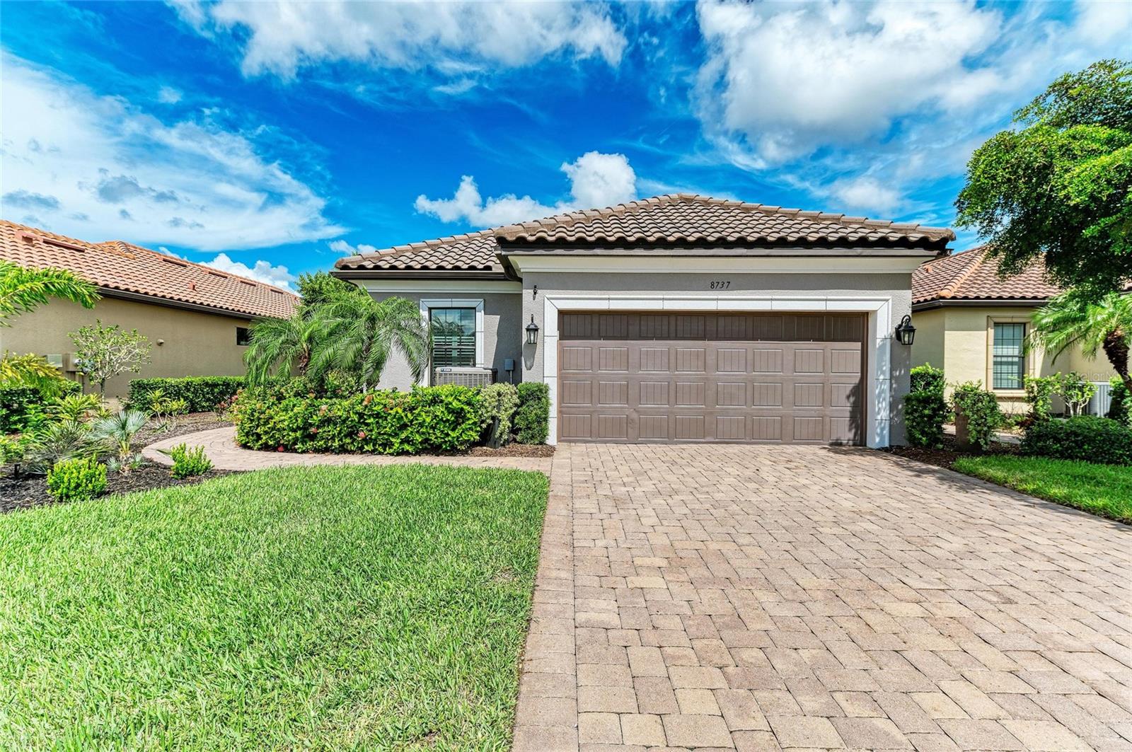 8737 BELLUSSI DR — photo 8