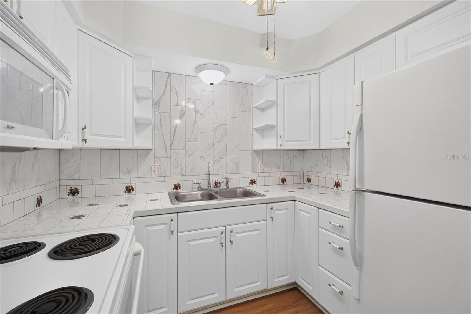 138 36TH AVE N #208 W — photo 3