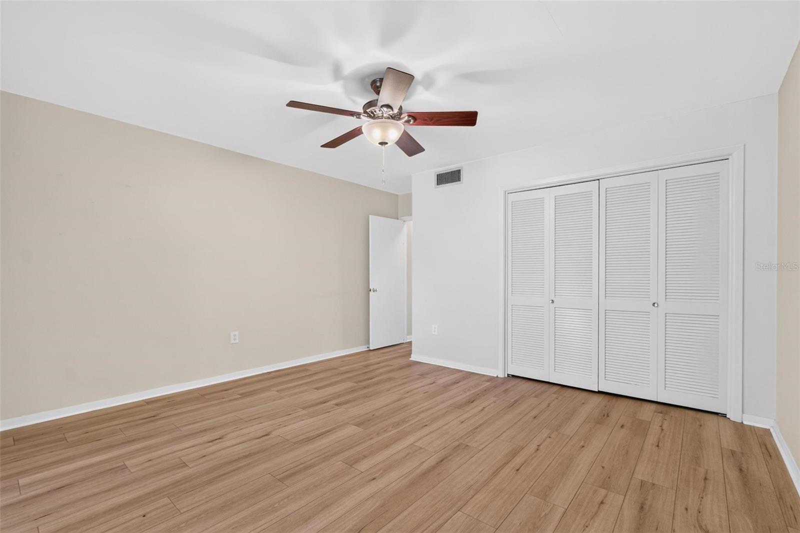 138 36TH AVE N #208 W — photo 7