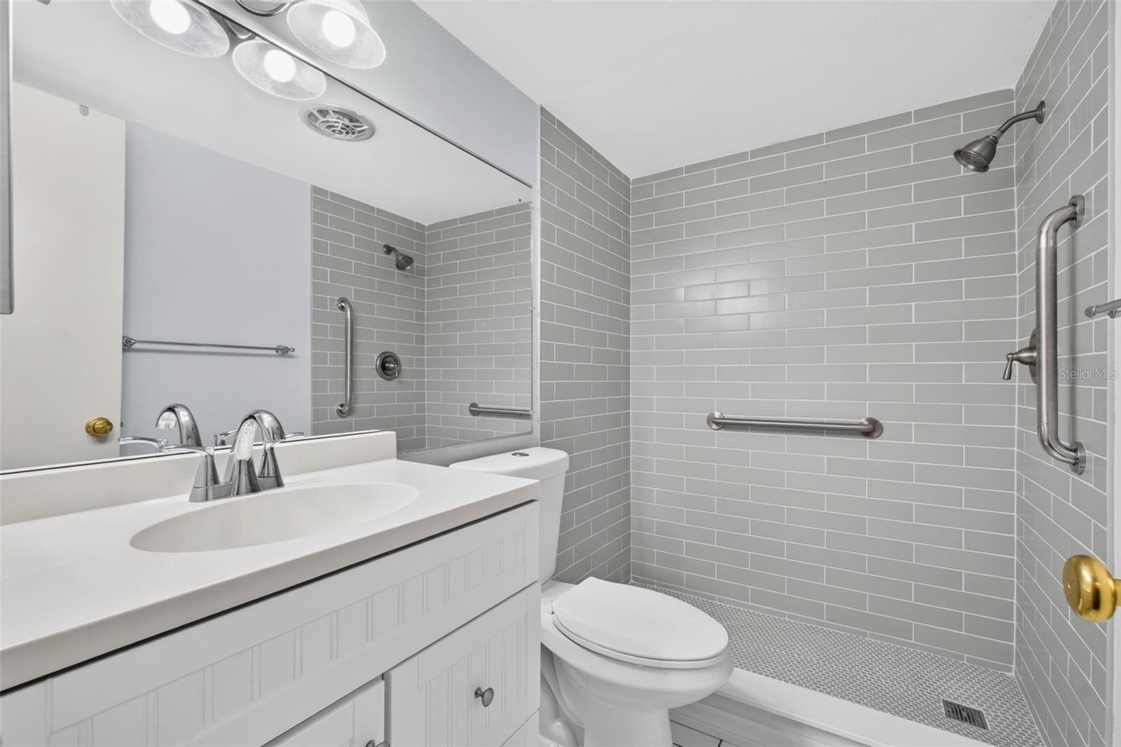 138 36TH AVE N #208 W — photo 4