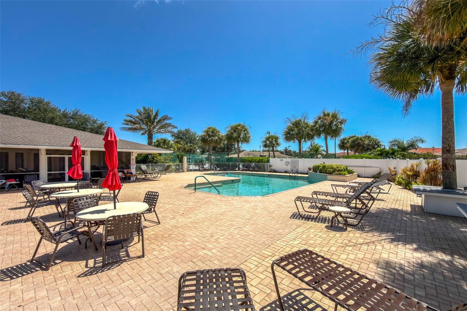 1050 YOSEMITE DR — photo 44