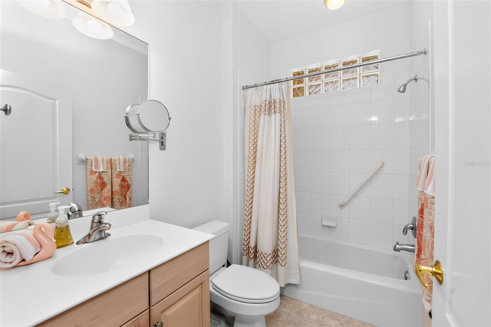 1050 YOSEMITE DR — photo 29