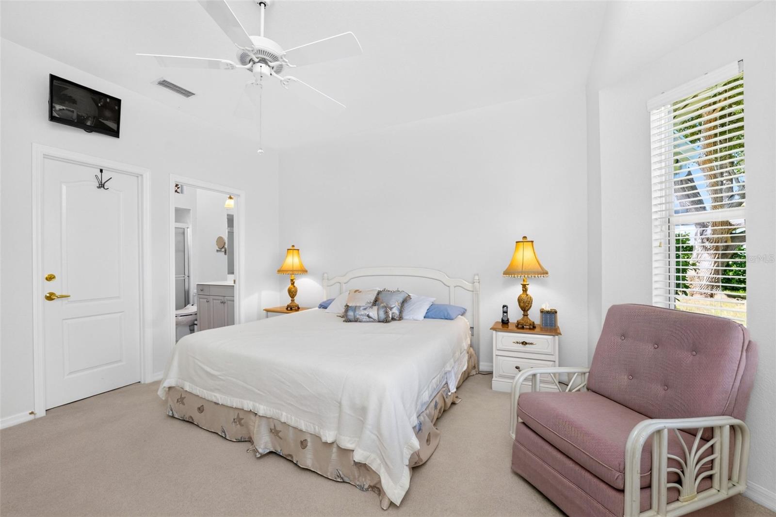1050 YOSEMITE DR — photo 13