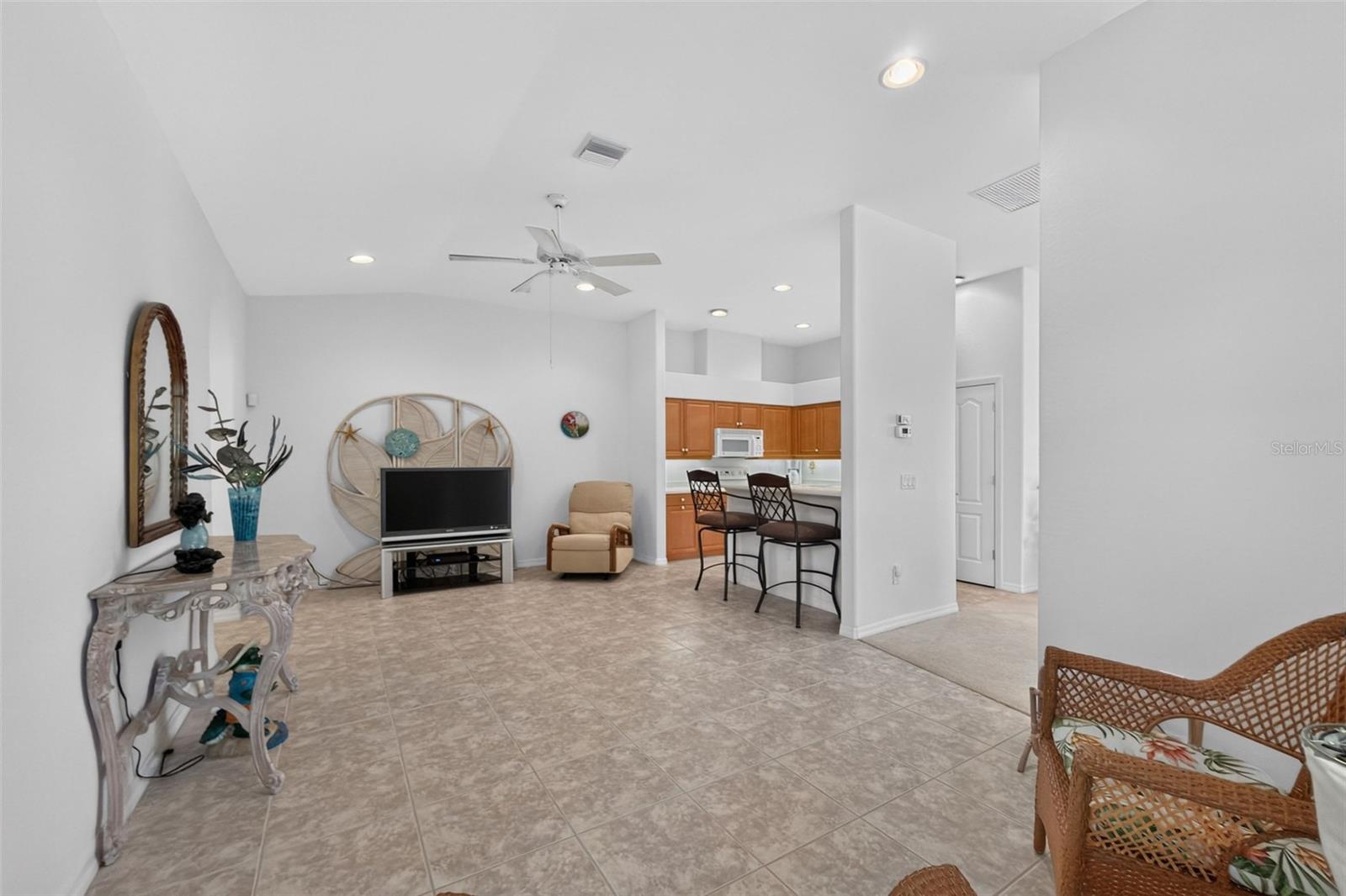 1050 YOSEMITE DR — photo 25