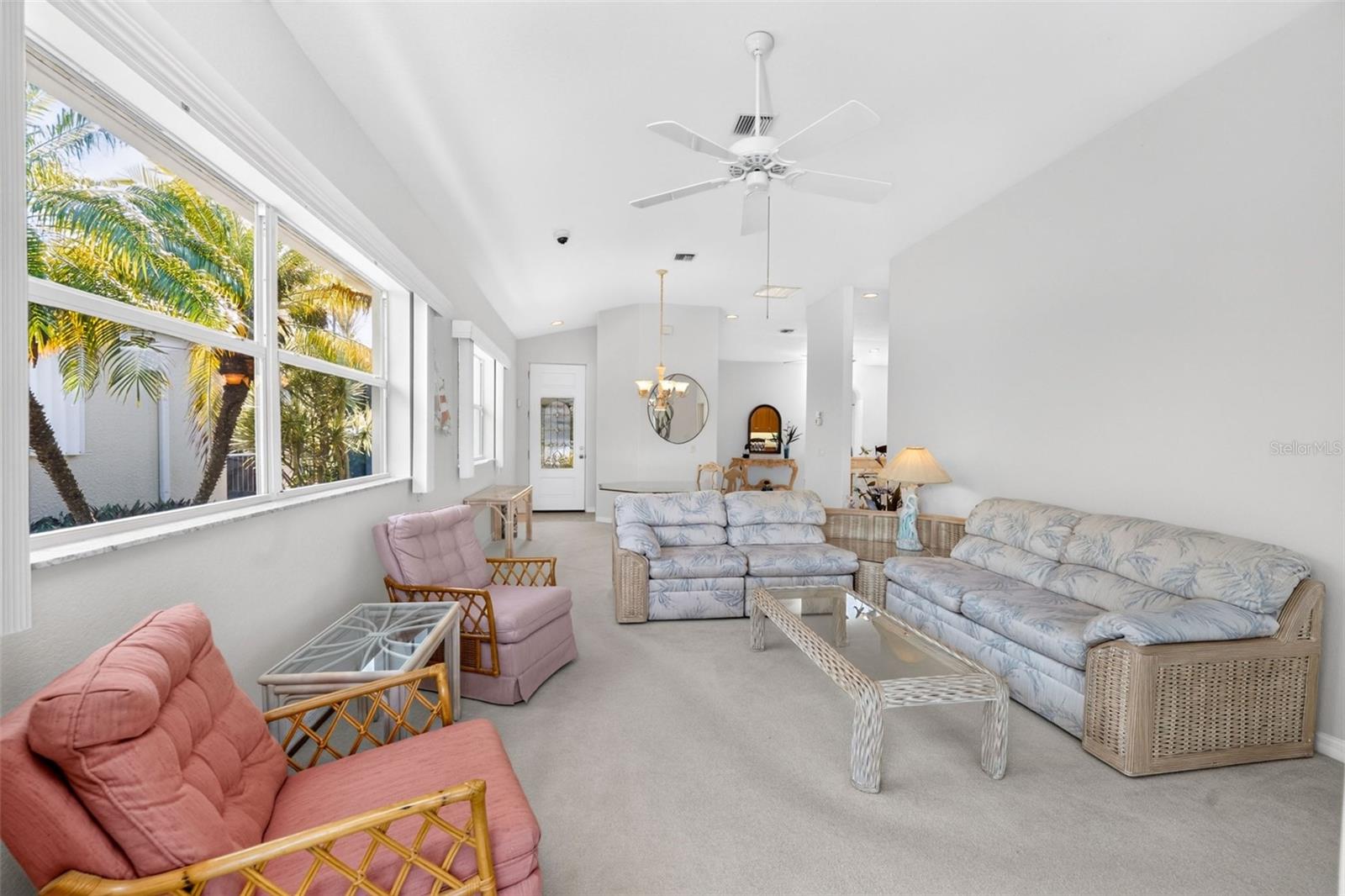 1050 YOSEMITE DR — photo 17