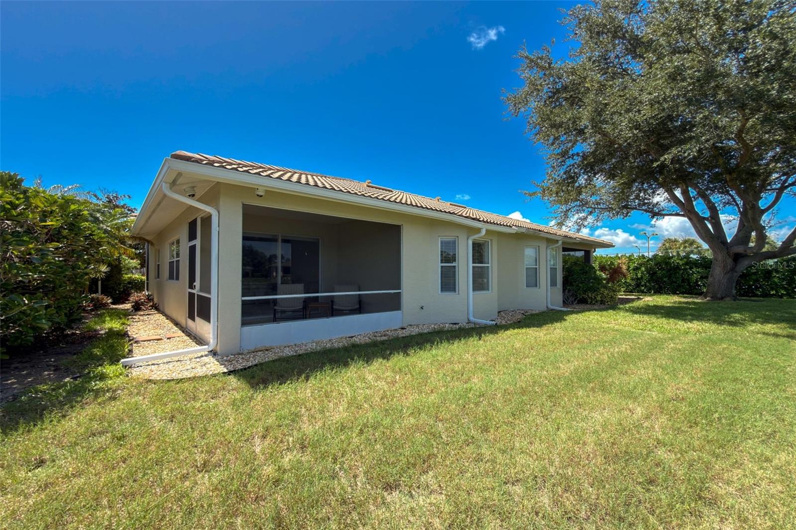1050 YOSEMITE DR — photo 34