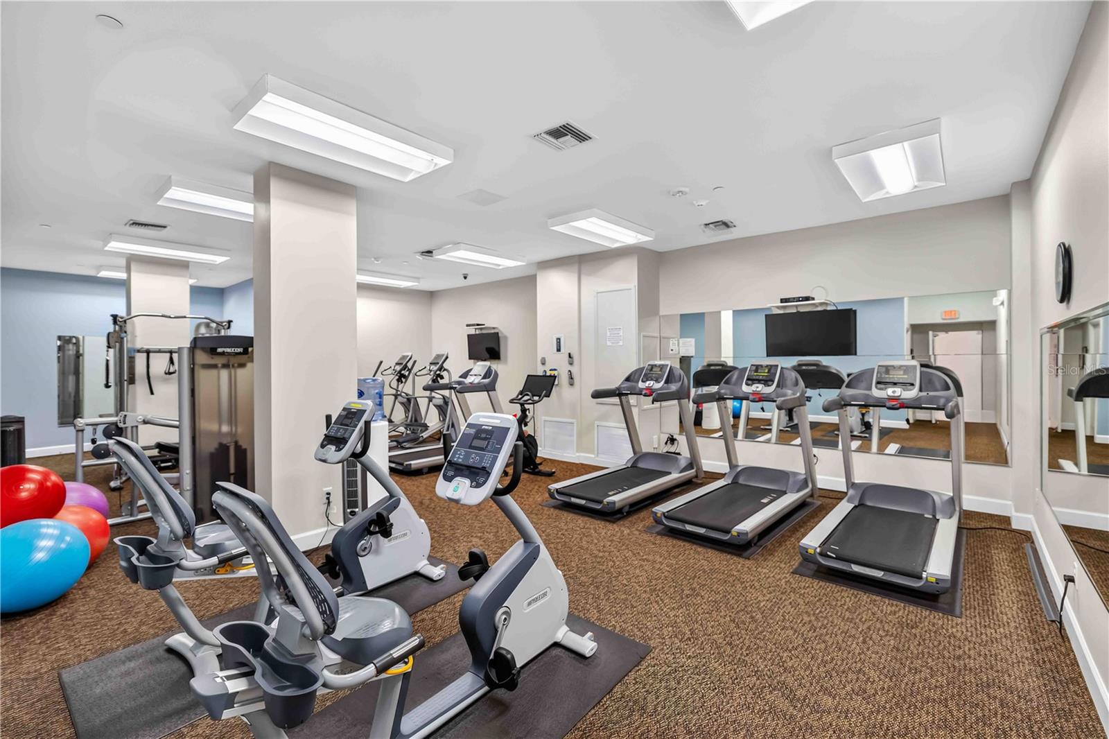 1212 BEN FRANKLIN DR #1205 — photo 33