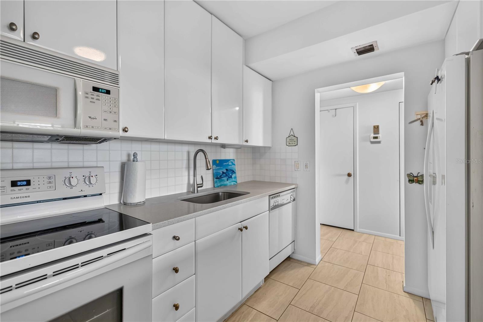 1212 BEN FRANKLIN DR #1205 — photo 16