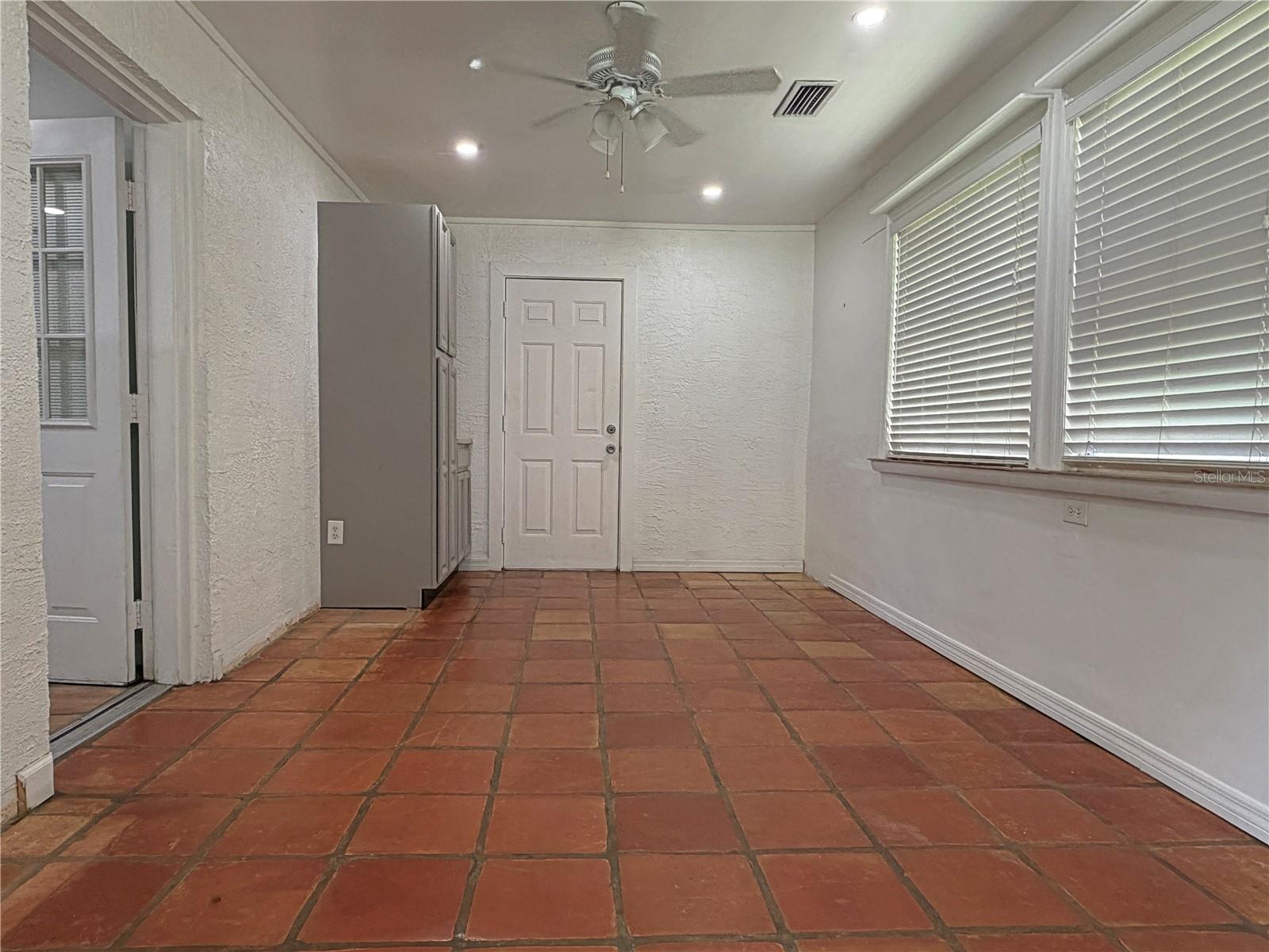 7806 ALAFIA RIDGE RD — photo 7