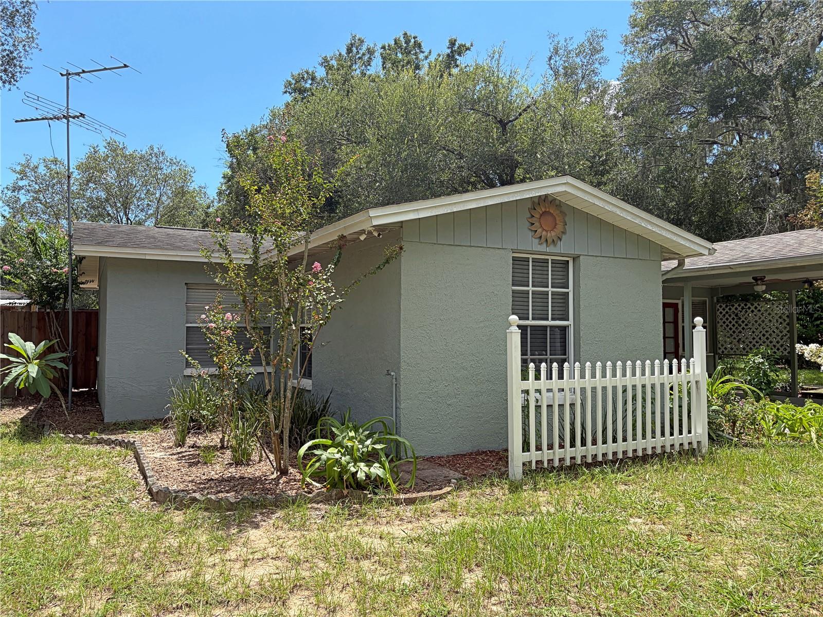 7806 ALAFIA RIDGE RD — photo 3