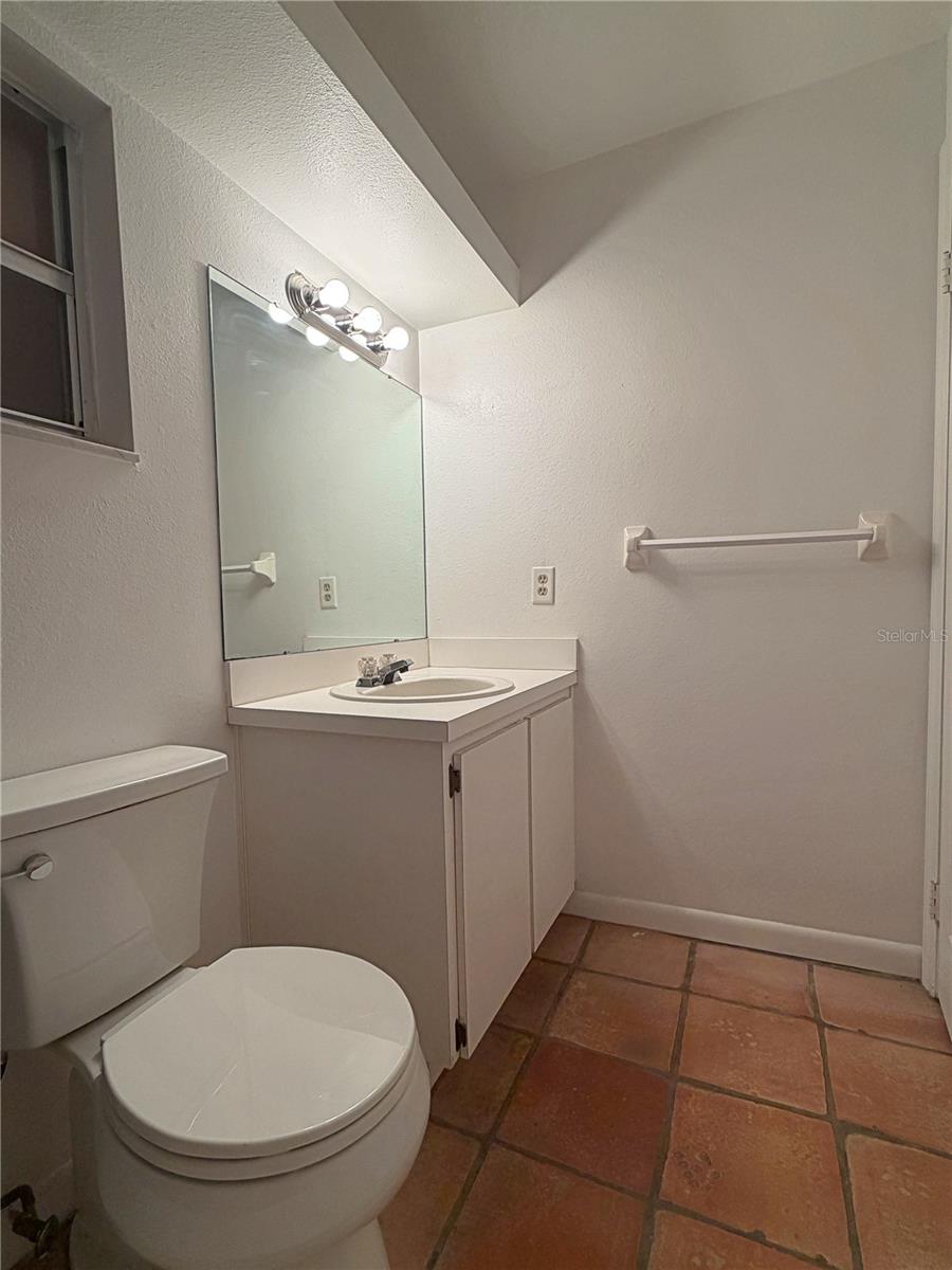 7806 ALAFIA RIDGE RD — photo 15