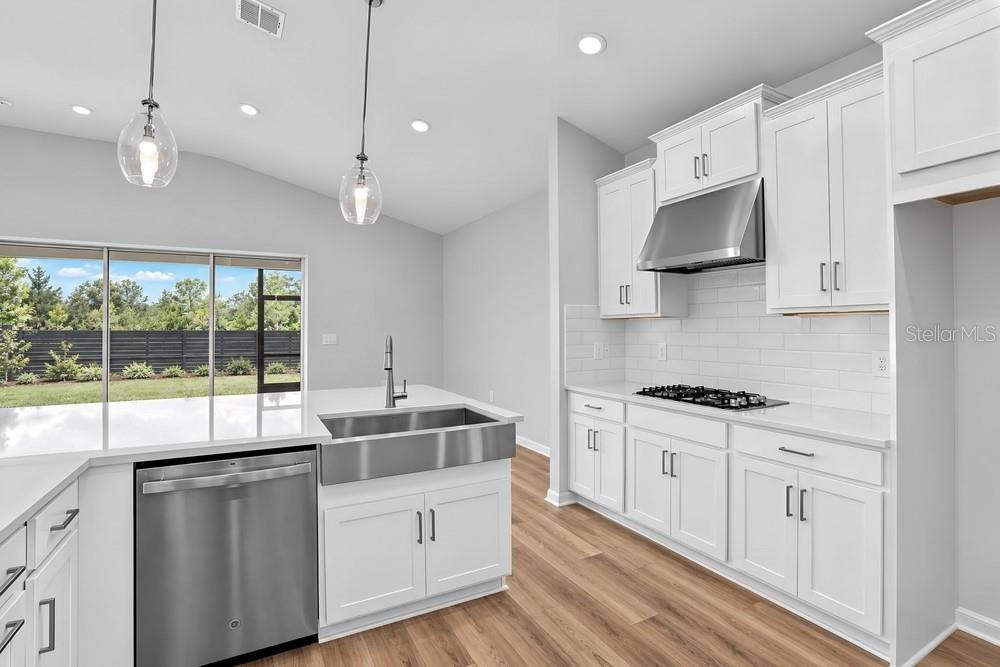 14246 SAWMILL ST — photo 2