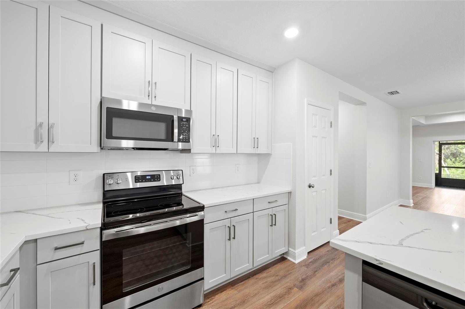 5540 PATANO LOOP — photo 8