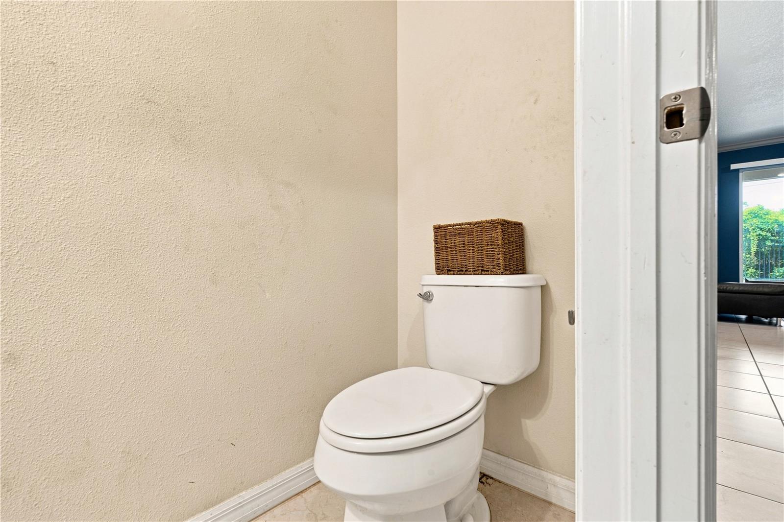 9237 HILLCROFT DR — photo 39