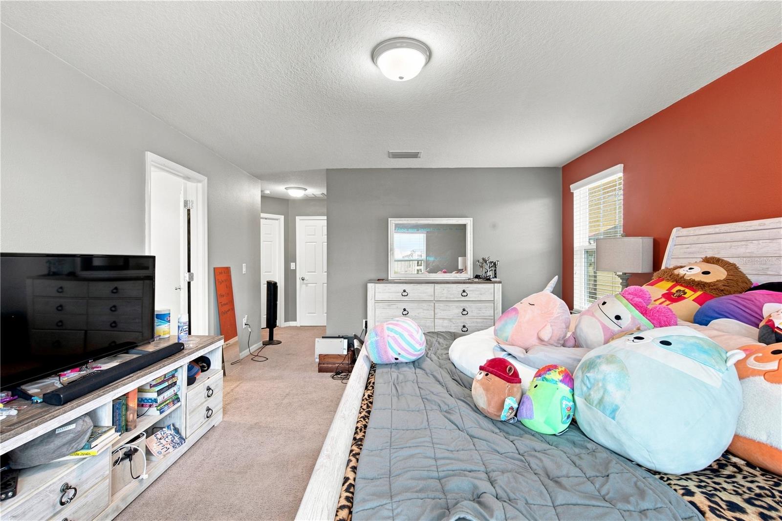 9237 HILLCROFT DR — photo 34