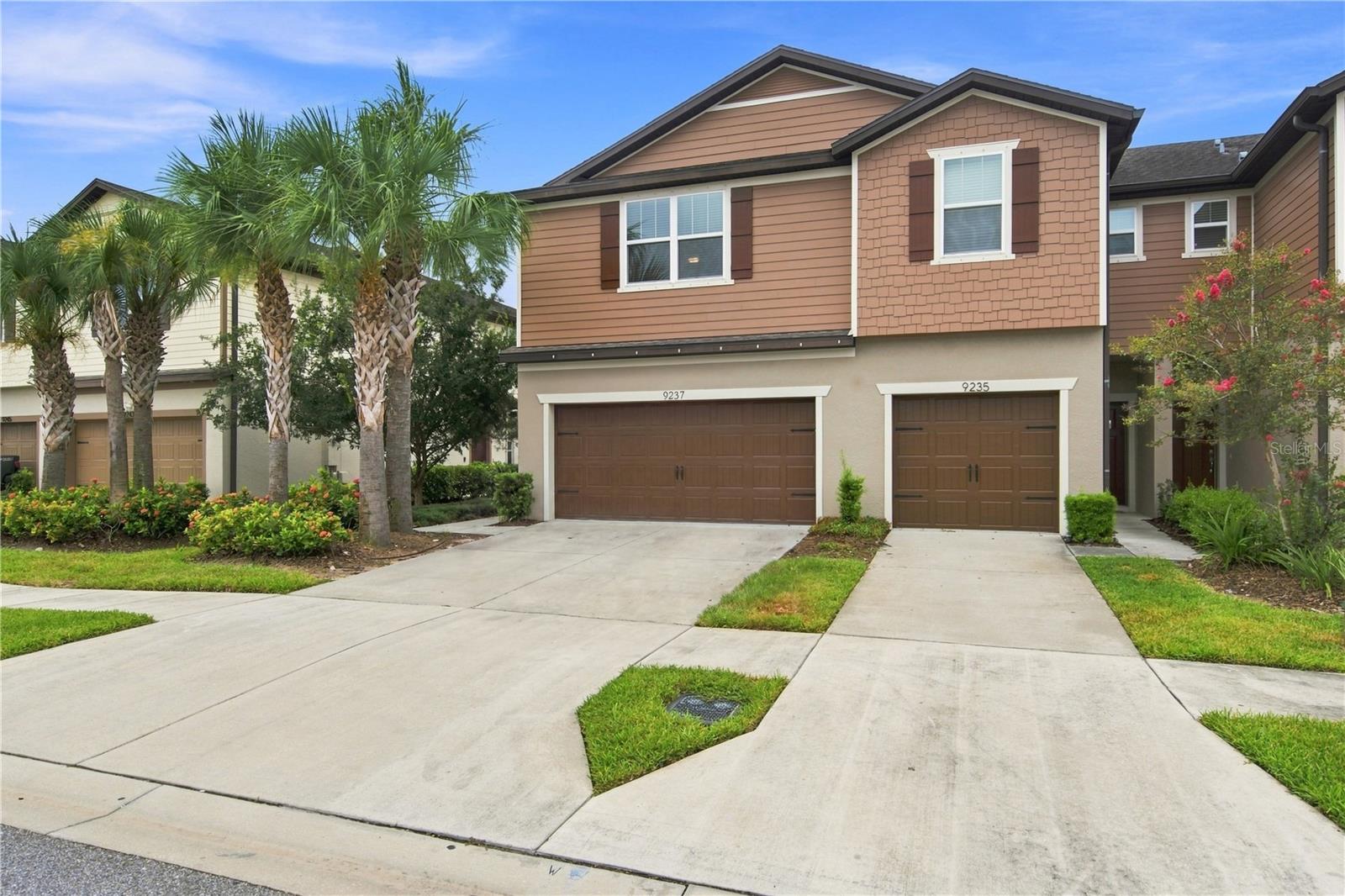 9237 HILLCROFT DR — photo 2