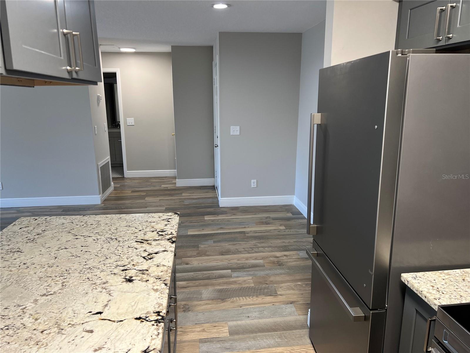 208 RED CEDAR PL #208 — photo 5