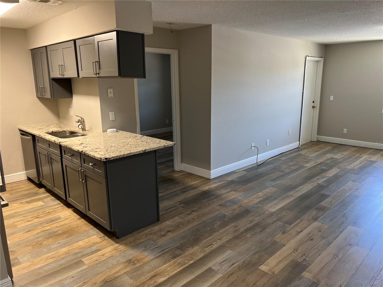 208 RED CEDAR PL #208 — photo 9