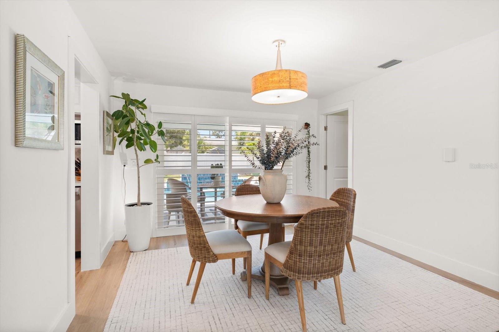821 JACARANDA DR — photo 10