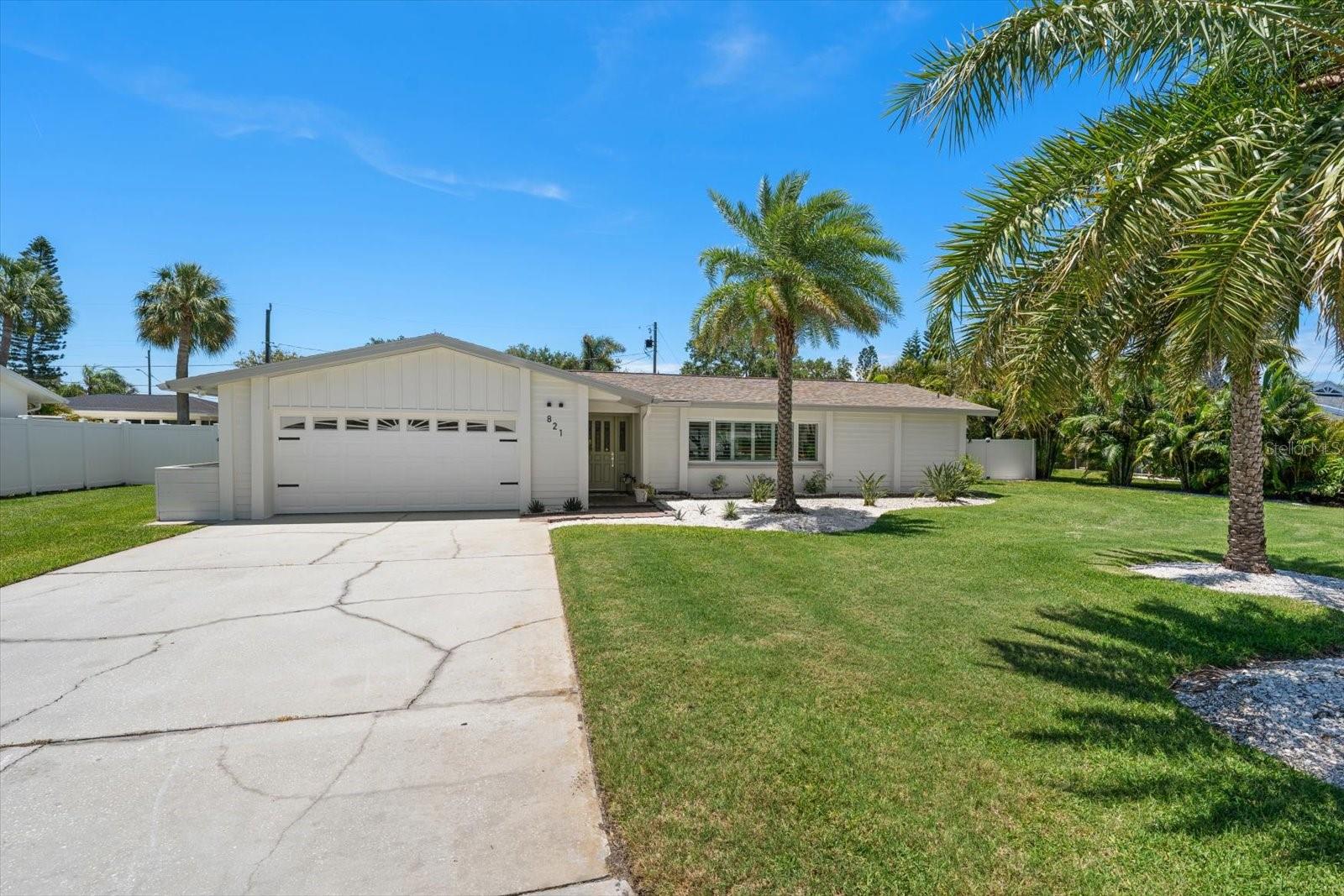 821 JACARANDA DR — photo 32