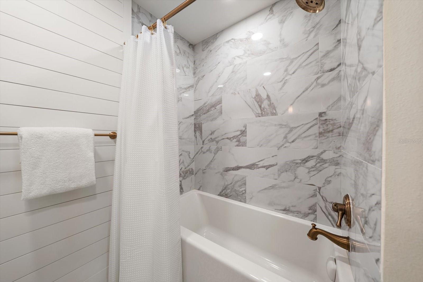 821 JACARANDA DR — photo 20