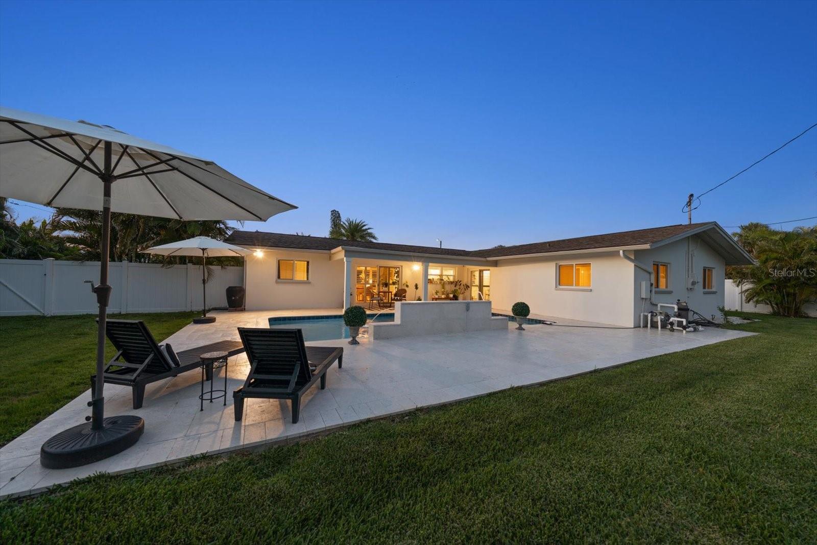 821 JACARANDA DR — photo 4