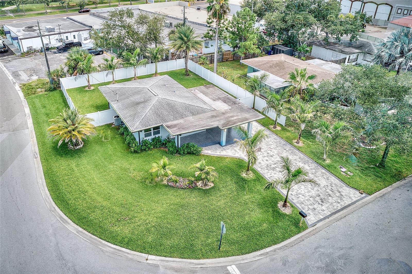2425 BAYWOOD DR E — photo 3
