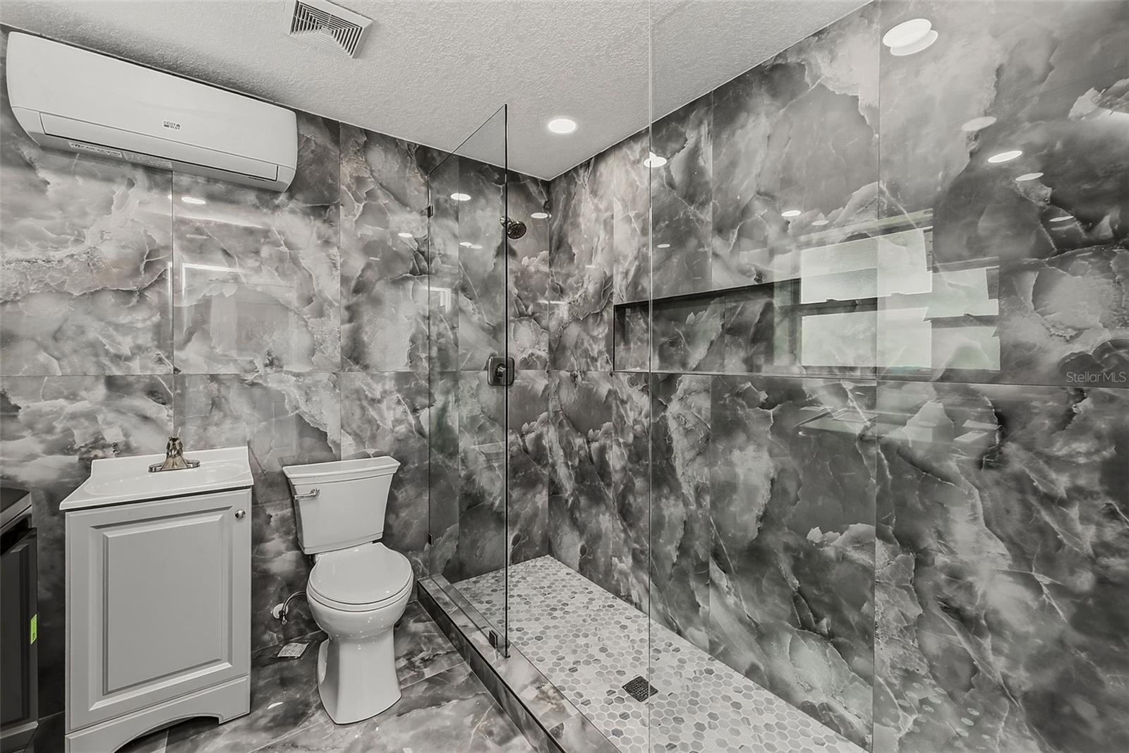 2425 BAYWOOD DR E — photo 26