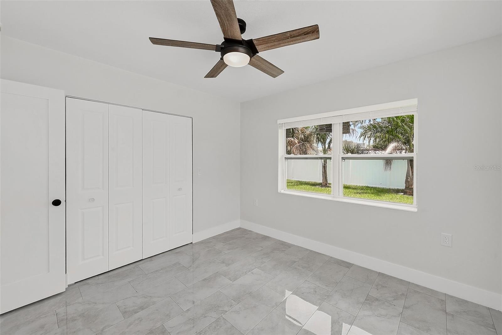 2425 BAYWOOD DR E — photo 24