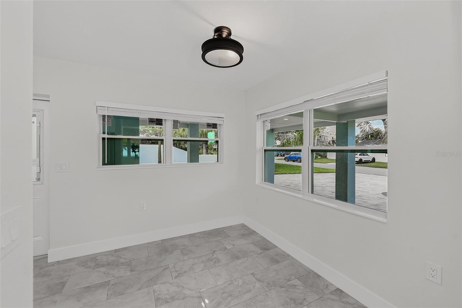 2425 BAYWOOD DR E — photo 11