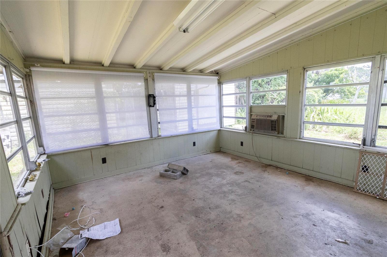 8338 BUMFORD AVE — photo 23