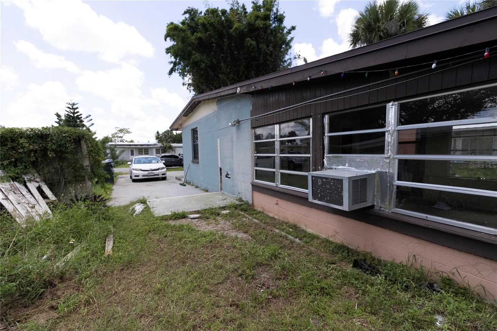 8338 BUMFORD AVE — photo 4