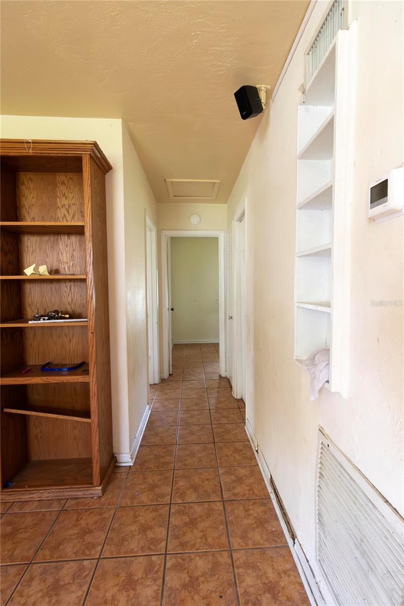 8338 BUMFORD AVE — photo 14