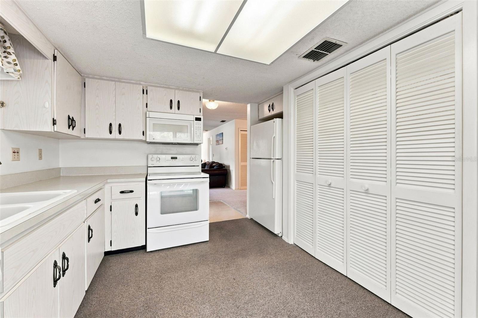8024 FEATHER CT #C — photo 22