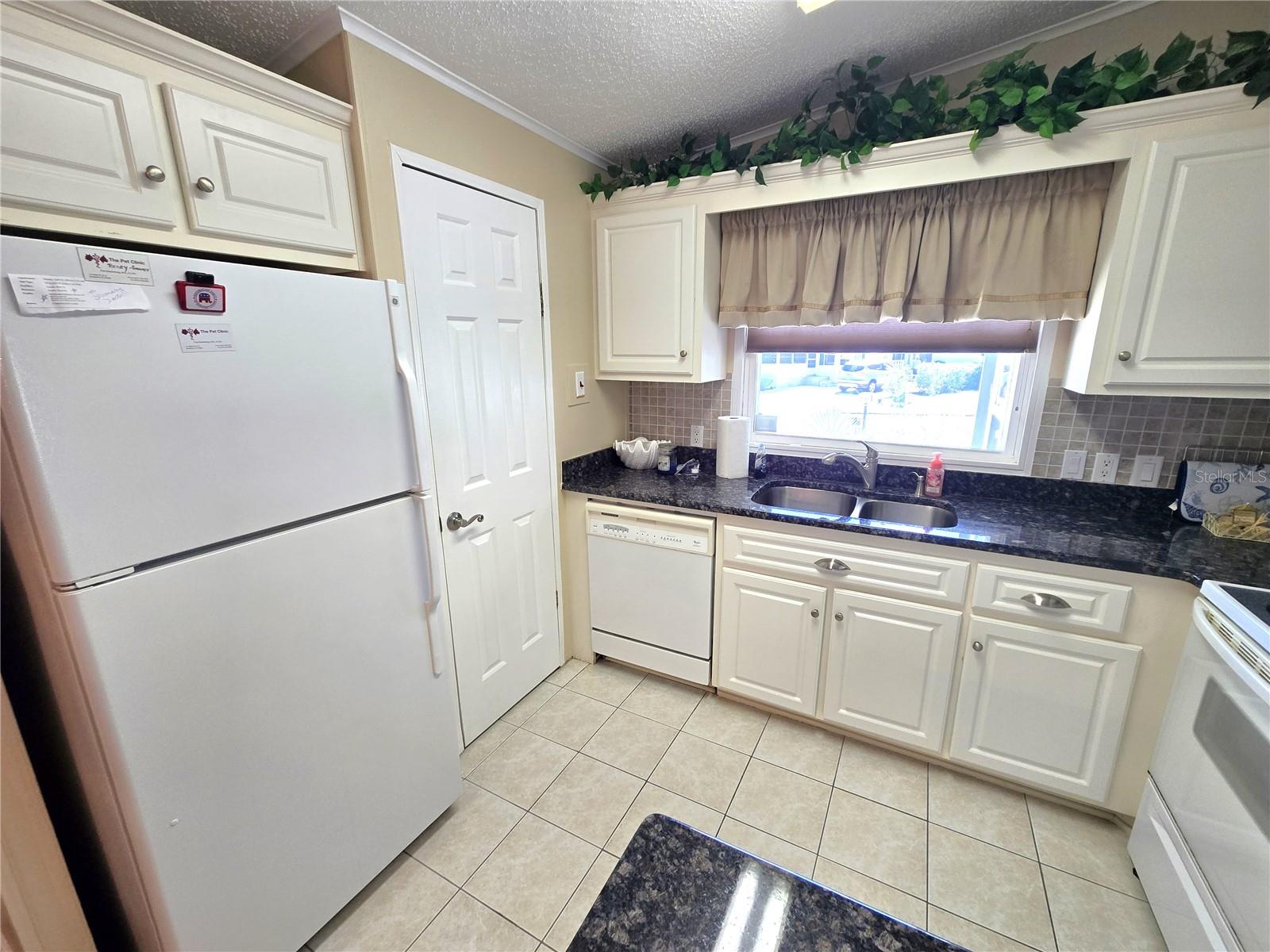 8503 PRINCESS COURT — photo 5