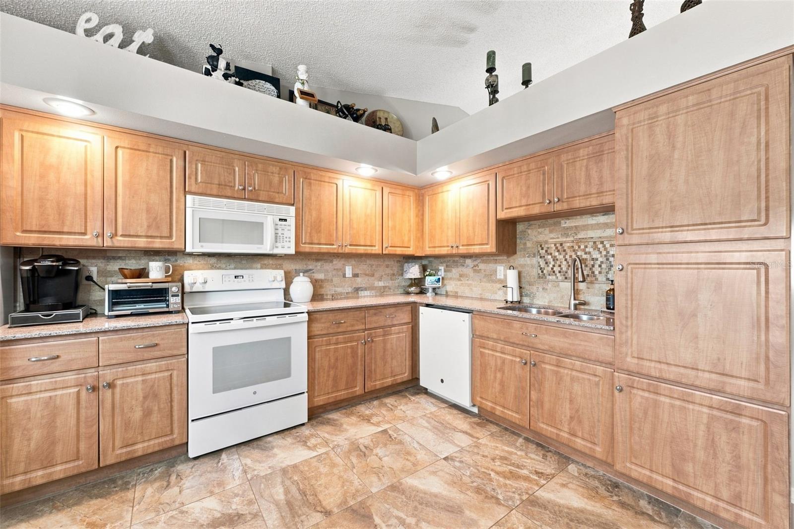 4352 OLIN ST — photo 20